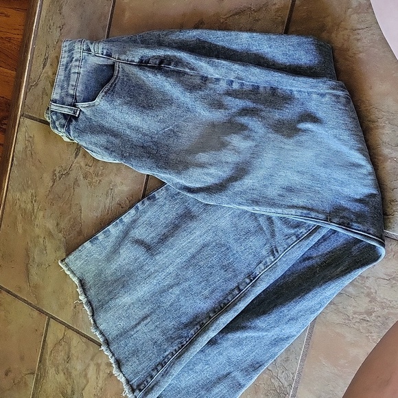 Shein Frenchy Jeans - Picture 4 of 8